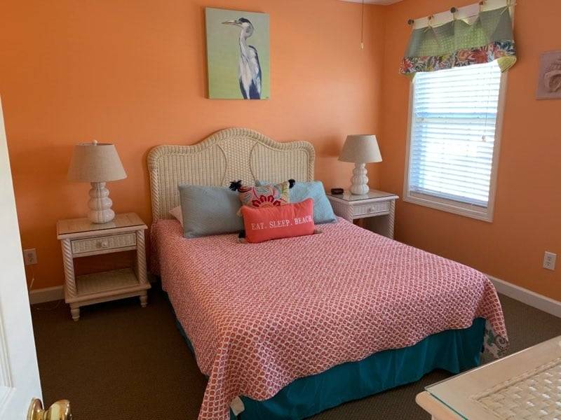 Bedroom 2 Up - 1 Queen Bed Bedroom 2 Up - 1 Queen Bed