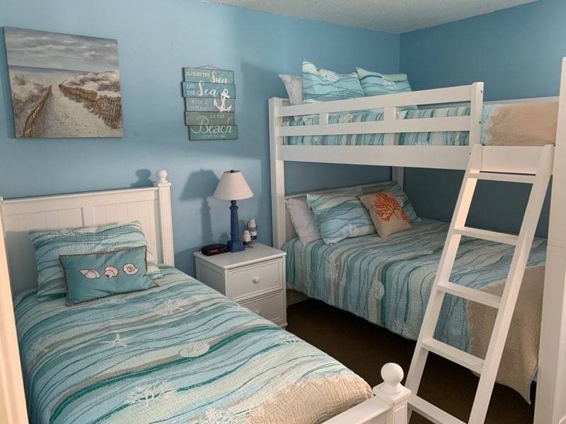 Bedroom 3 Up - Queen Bunk Beds & 1 Twin Bed Bedroom 3 Up - Queen Bunk Beds & 1 Twin Bed
