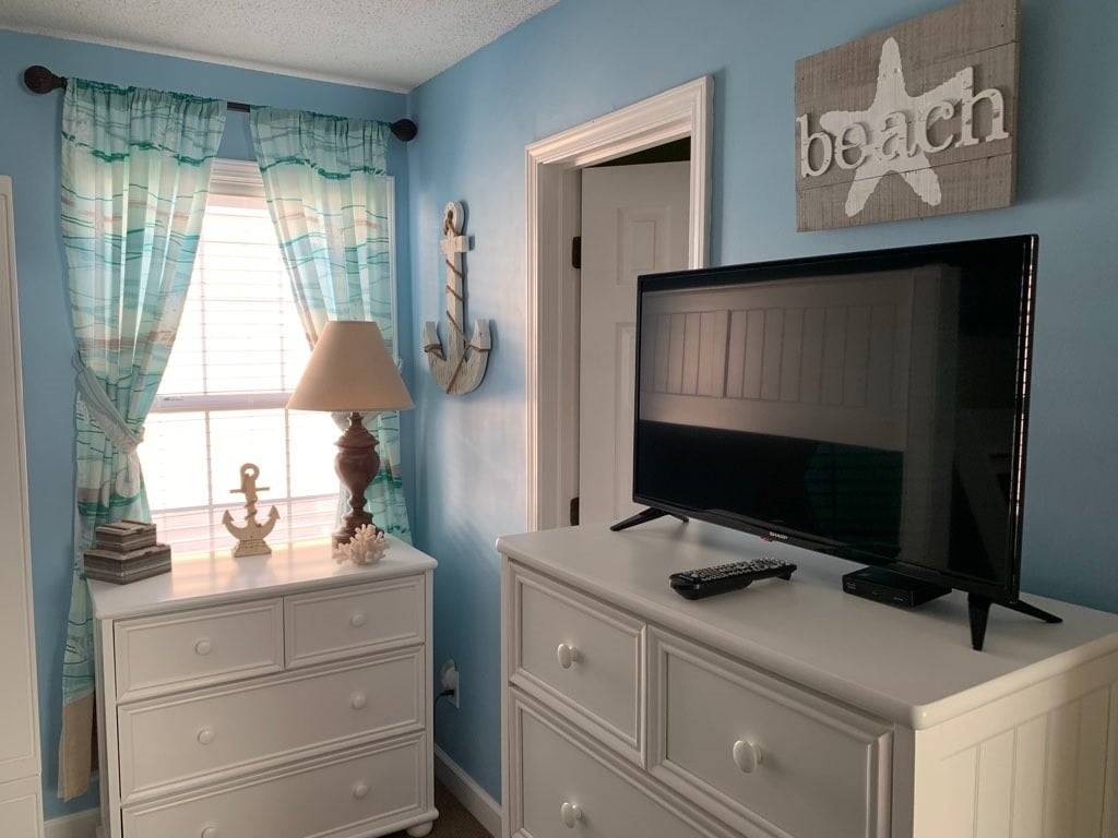 Bedroom 3 Flat Screen TV Bedroom 3 Flat Screen TV