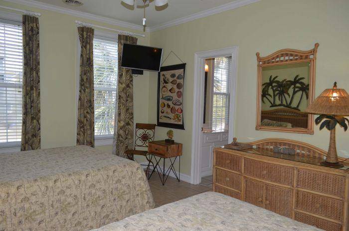 Bedroom 1 with Smart TV Bedroom 1 with Smart TV