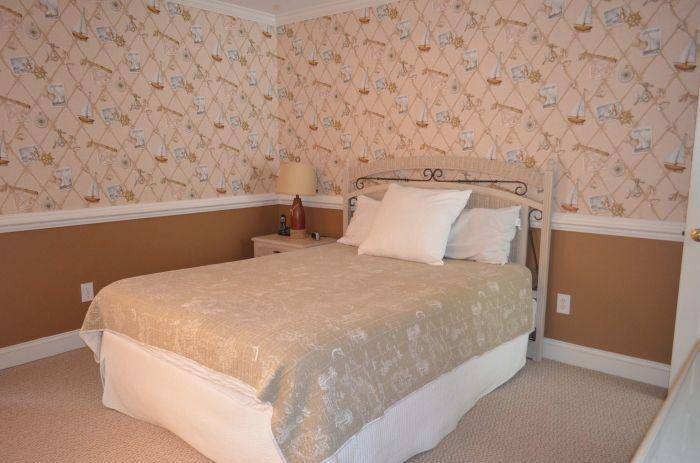 Bedroom 3 Up - 1 Queen Bed Bedroom 3 Up - 1 Queen Bed