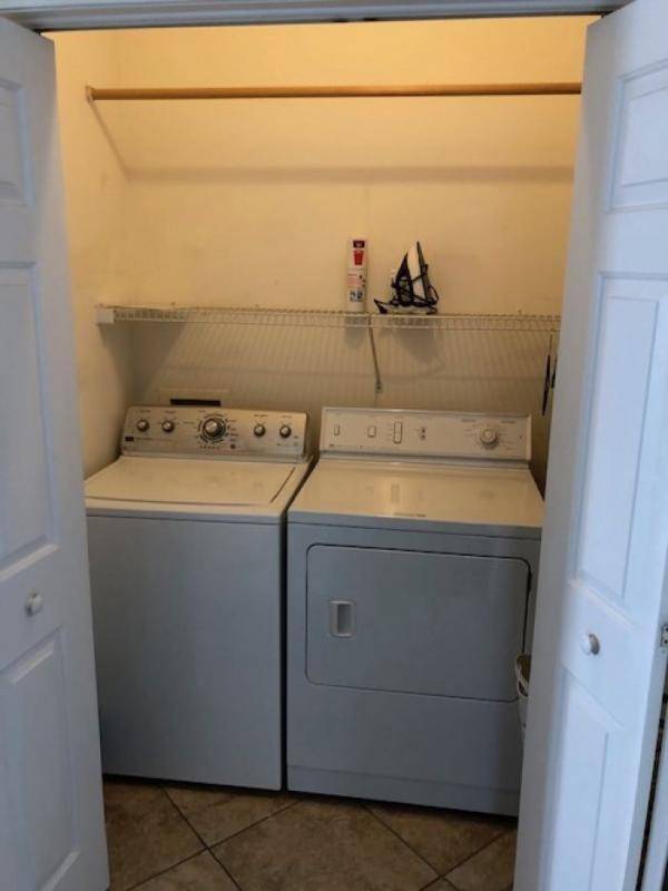 Full Size Washer/Dryer Full Size Washer/Dryer