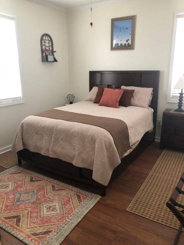 Bedroom 2 Up (Queen) Bedroom 2 Up (Queen)