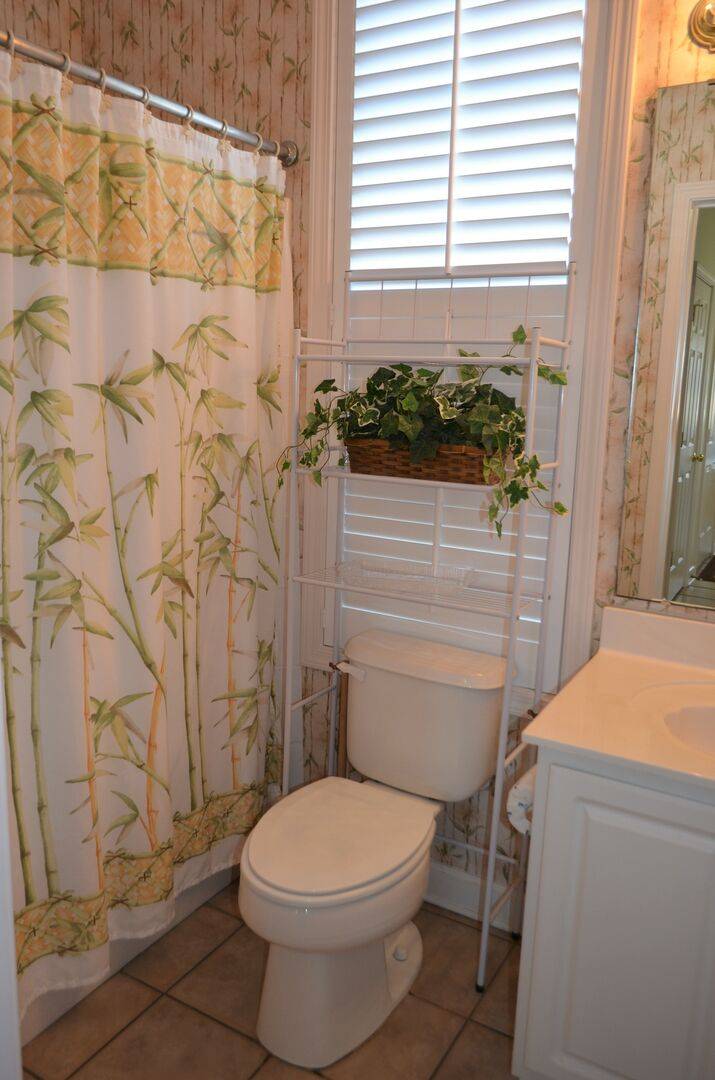 Bathroom 1 Downstairs - Accessible from Hallway & Bedroom Bathroom 1 Downstairs - Accessible from Hallway & Bedroom