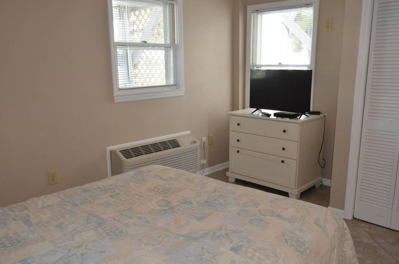 Bedroom 1 with Flat Screen TV Bedroom 1 with Flat Screen TV