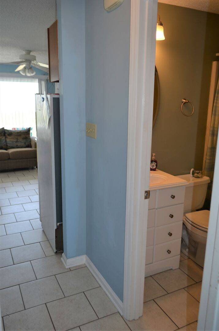 Downstairs Bathroom Accessible from Hallway or Bedroom Downstairs Bathroom Accessible from Hallway or Bedroom