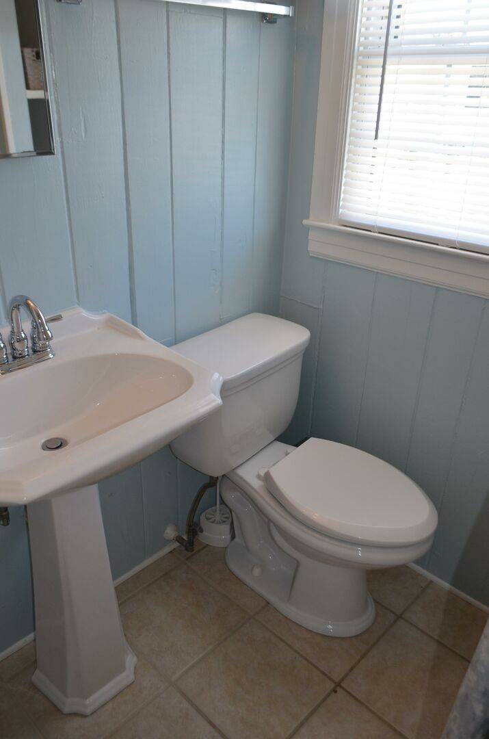 Hallway Bathroom Upstairs Hallway Bathroom Upstairs