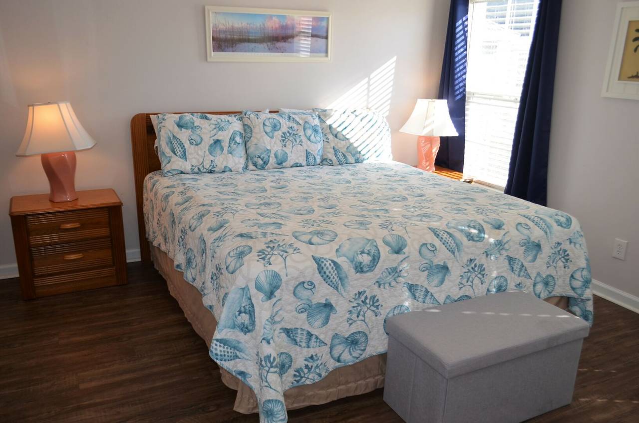 Bedroom 2 Up - 1 King Bed Bedroom 2 Up - 1 King Bed