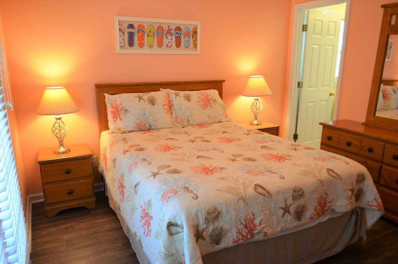 Bedroom 5 with Private Bathroom Bedroom 5 with Private Bathroom