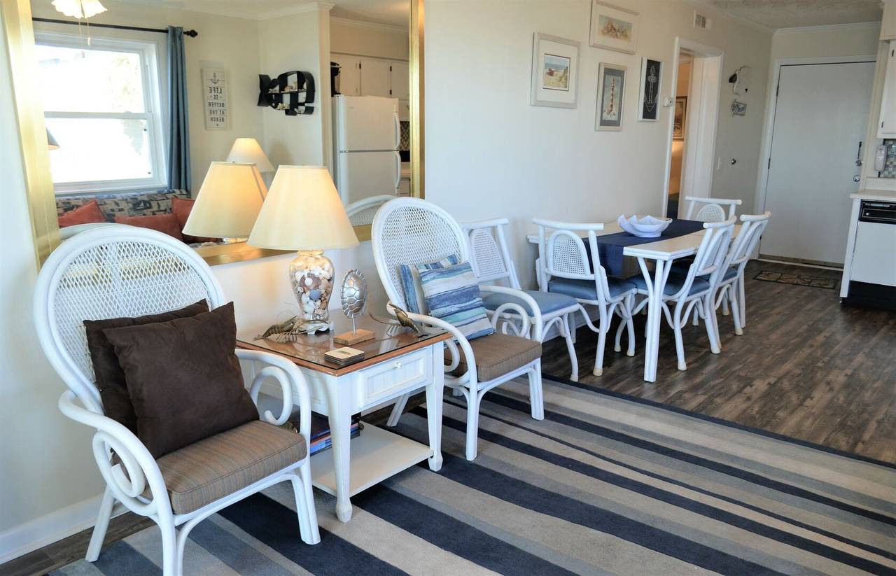 Plenty of Seating! Plenty of Seating!