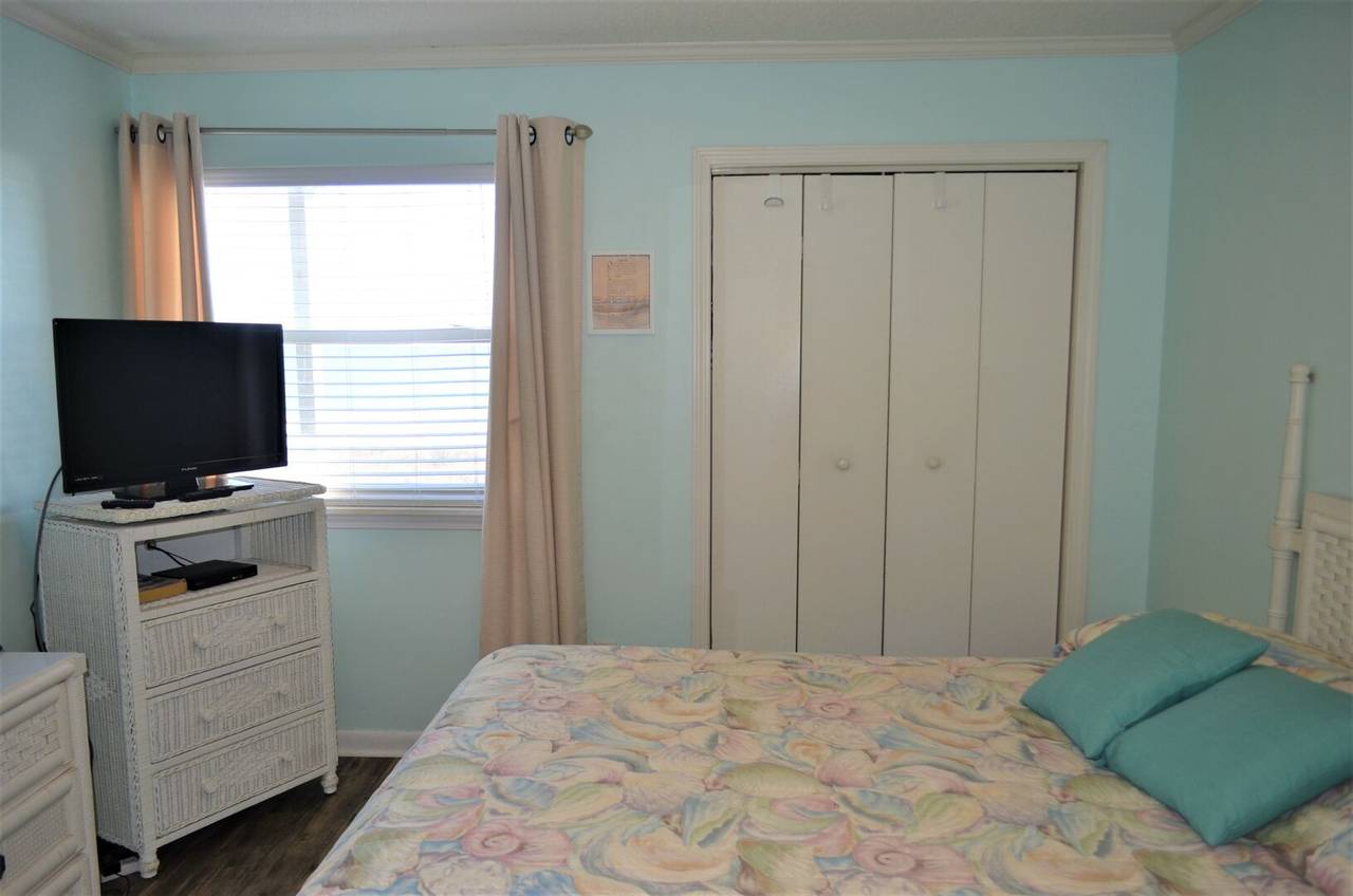 Bedroom 2 with Ocean View and Flat Screen TV Bedroom 2 with Ocean View and Flat Screen TV