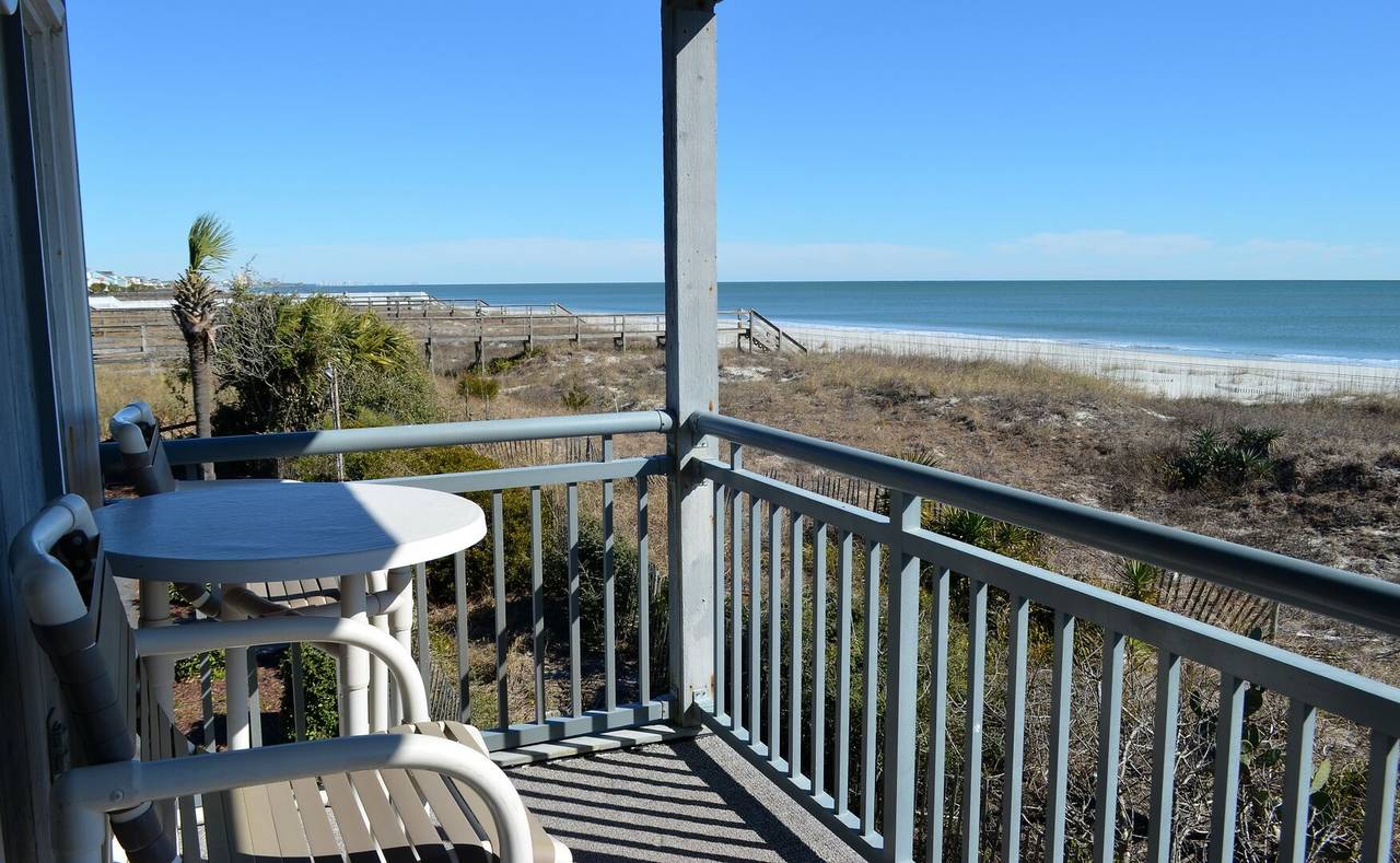 Relax on Private Ocean Front Balcony Relax on Private Ocean Front Balcony