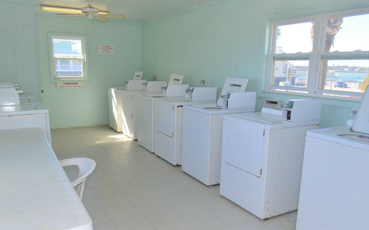 Large Laundry Facility On Site Large Laundry Facility On Site