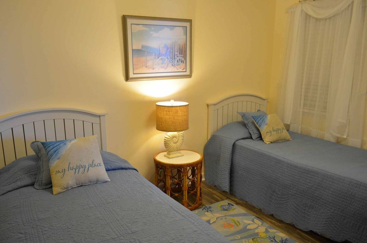 Extra Single Trundle Bed to Sleep (3) in this Room Extra Single Trundle Bed to Sleep (3) in this Room