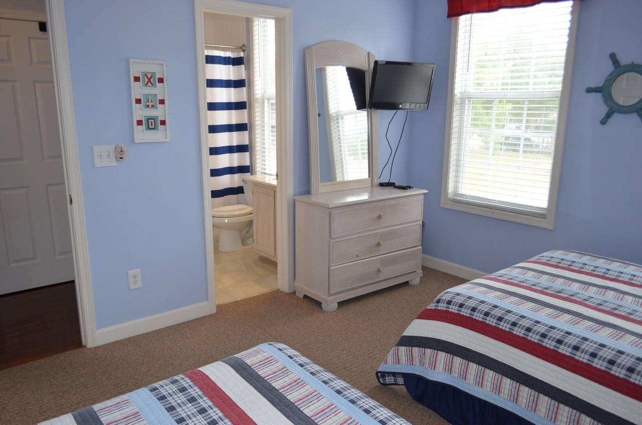 Watch TV in Bed Watch TV in Bed