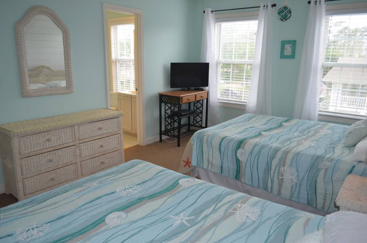 Watch TV in Bed Watch TV in Bed