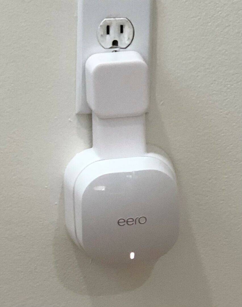 Eero (dual band Wifi 6 that covers 5000 sq ft.) Eero (dual band Wifi 6 that covers 5000 sq ft.)