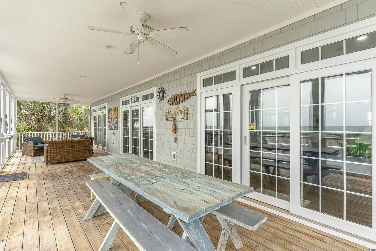 Dine and relax on the full length ocean front screen porch. Dine and relax on the full length ocean front screen porch.