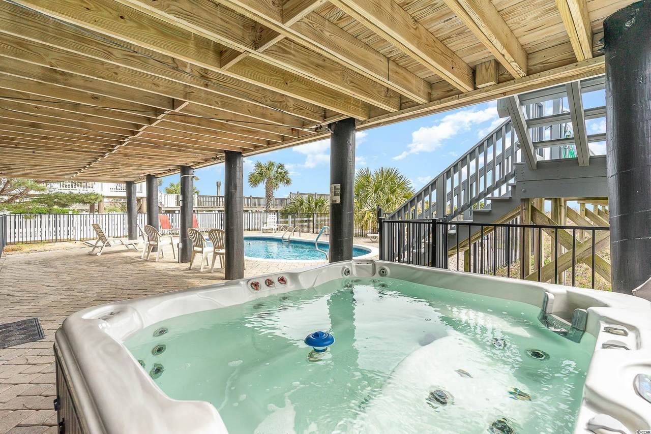 Enjoy down time in the hot tub. Enjoy down time in the hot tub.