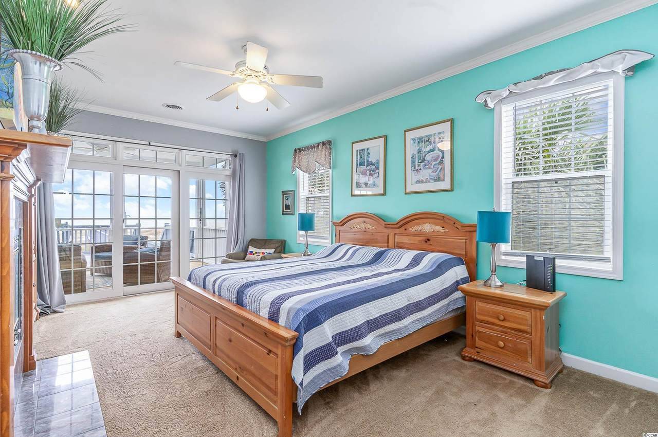 Bedroom 1 Down - 1 King Bed Bedroom 1 Down - 1 King Bed