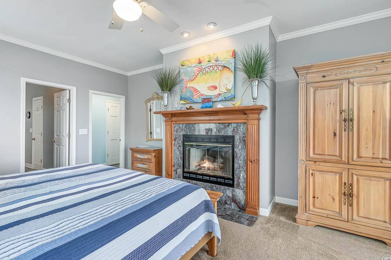 Fireplace is for decoration only. Fireplace is for decoration only.