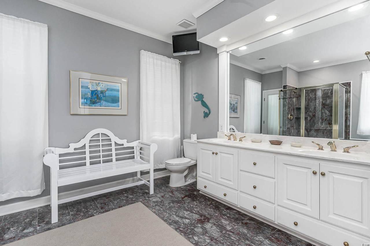 Bedroom 1 with Private Bathroom Bedroom 1 with Private Bathroom