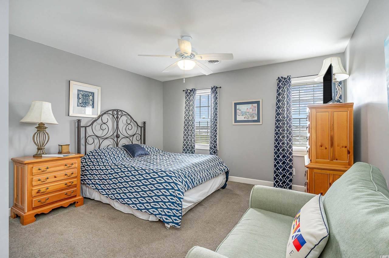 Bedroom 2 Up - 1 Queen Bed, Single Sleeper Chair Bedroom 2 Up - 1 Queen Bed, Single Sleeper Chair