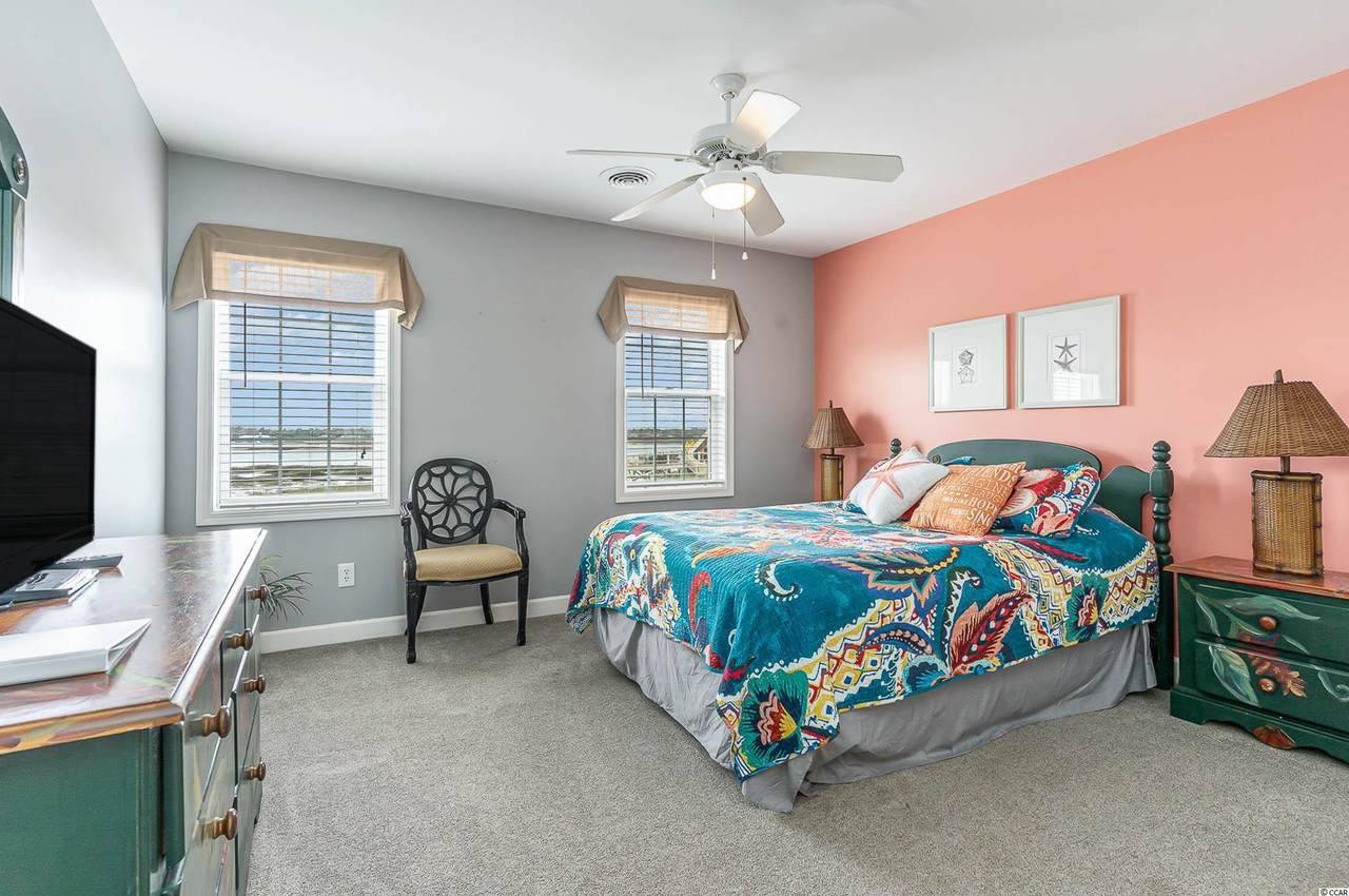 Bedroom 5 Up - 1 Queen Bed Bedroom 5 Up - 1 Queen Bed