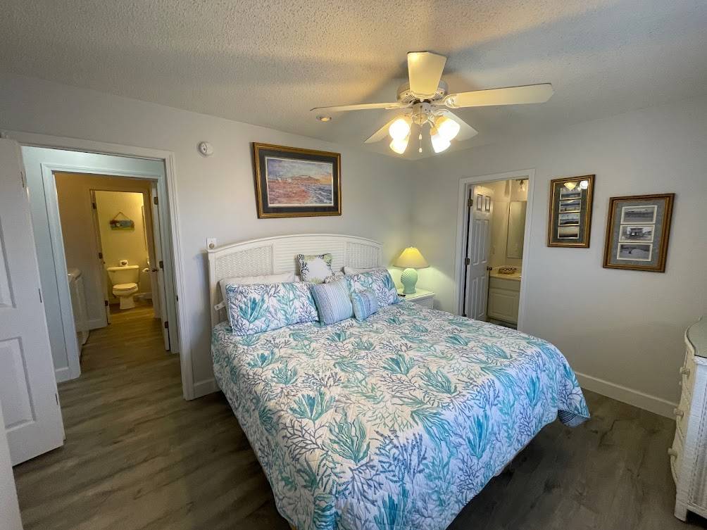 Bedroom 1 - King Bedroom 1 - King