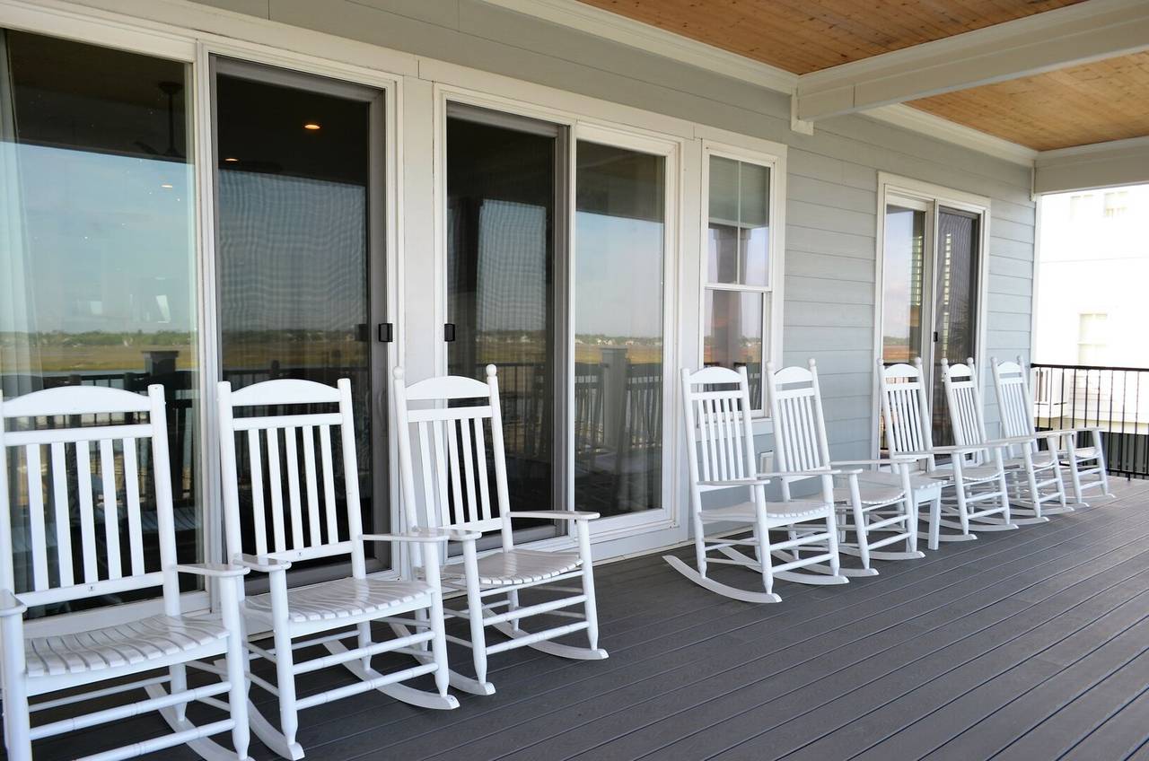 Choose your favorite rocker and enjoy the views! Choose your favorite rocker and enjoy the views!
