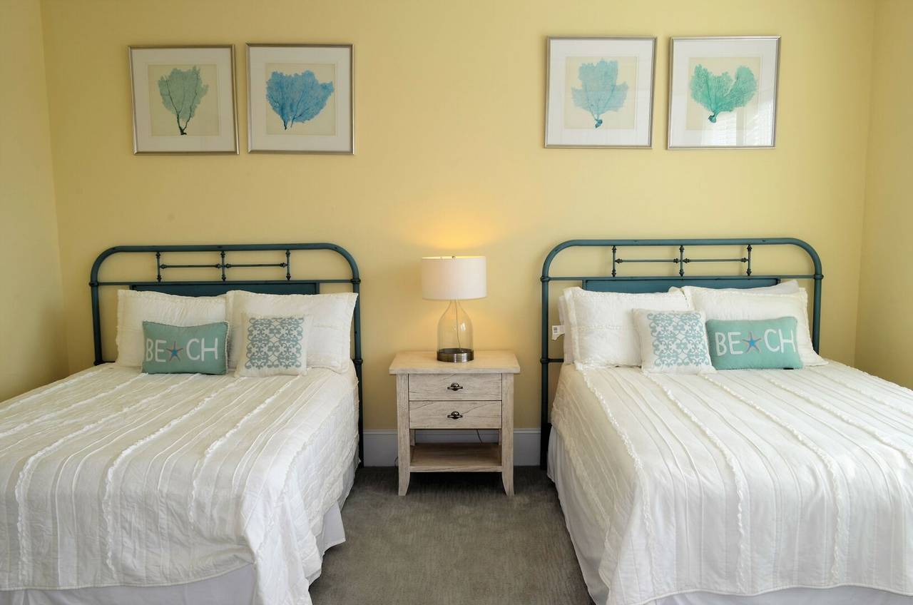 Bedroom 3 Down - 2 Queen Beds Bedroom 3 Down - 2 Queen Beds