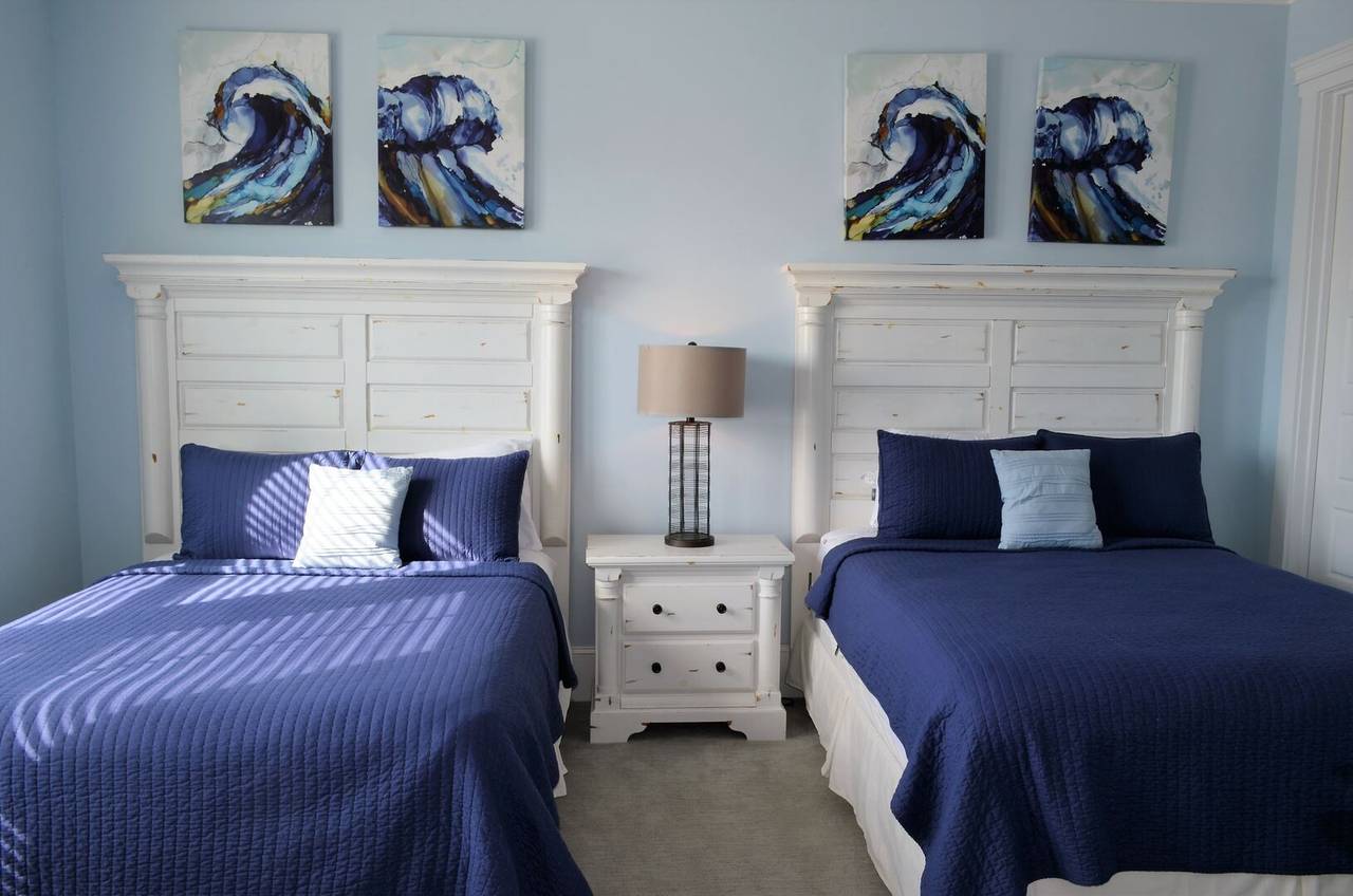 Bedroom 2 Down - 2 Queen Beds Bedroom 2 Down - 2 Queen Beds