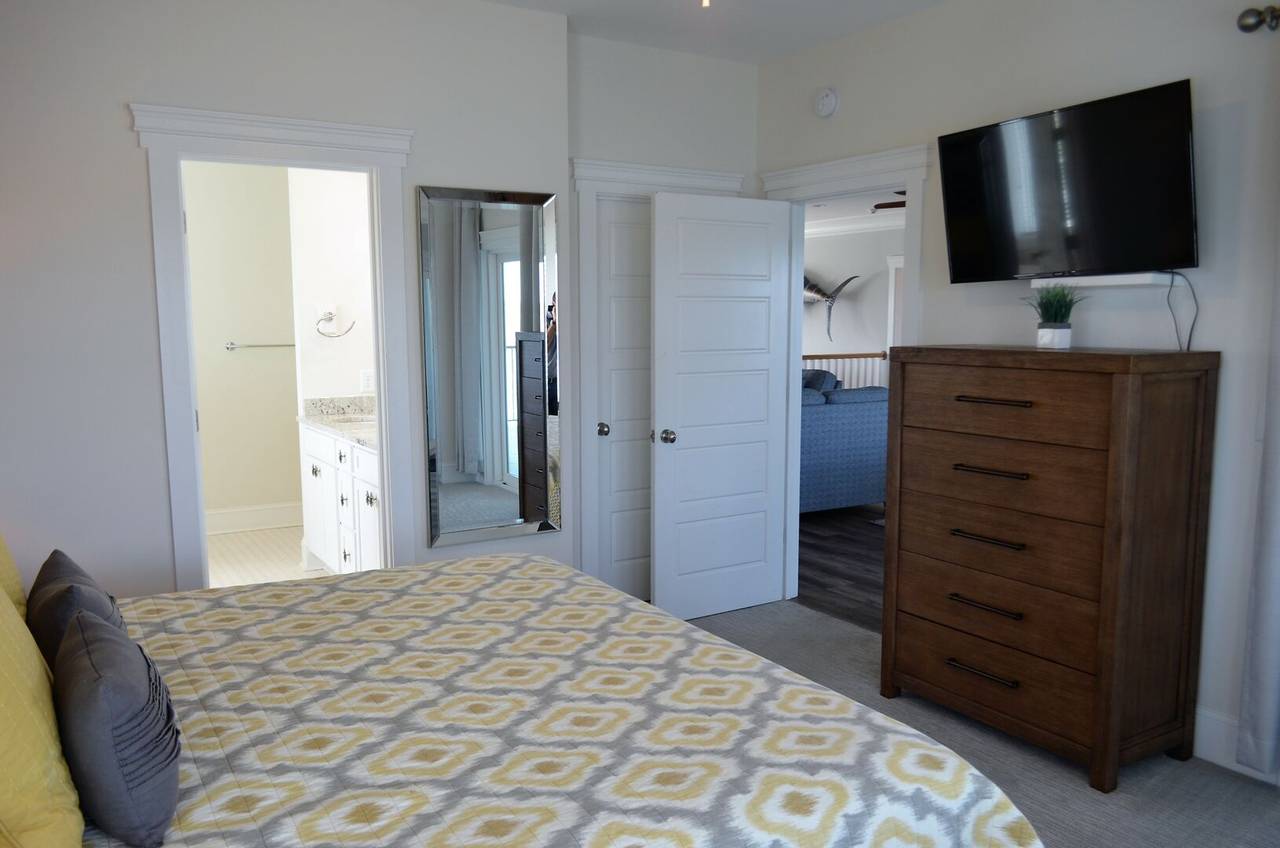 Bedroom 5 TV and private bath Bedroom 5 TV and private bath