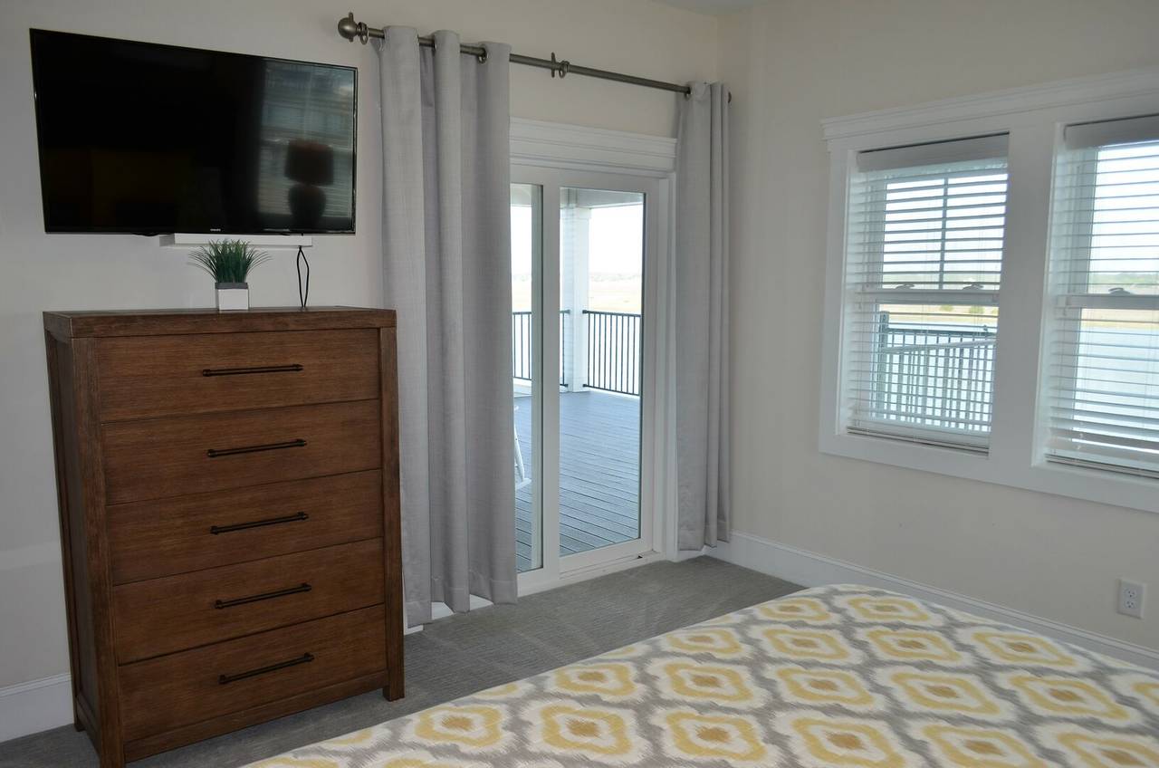 Bedroom 5 also has upper deck access Bedroom 5 also has upper deck access