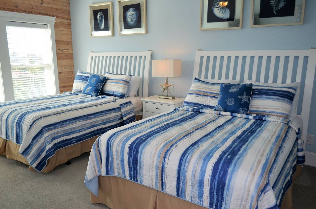 Bedroom 7 Up - 2 Queen Beds Bedroom 7 Up - 2 Queen Beds