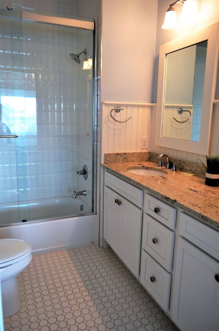 Bedroom 7 double vanity and shower/tub combo Bedroom 7 double vanity and shower/tub combo