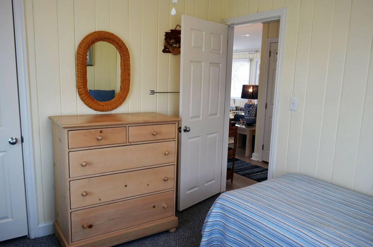 Cottage 1: Bedroom 2 Cottage 1: Bedroom 2