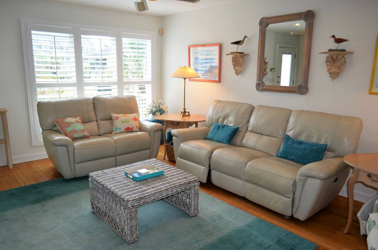 Cottage 2 - Living Room Cottage 2 - Living Room