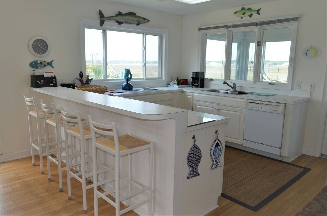 Cottage 2 - Breakfast Bar Cottage 2 - Breakfast Bar