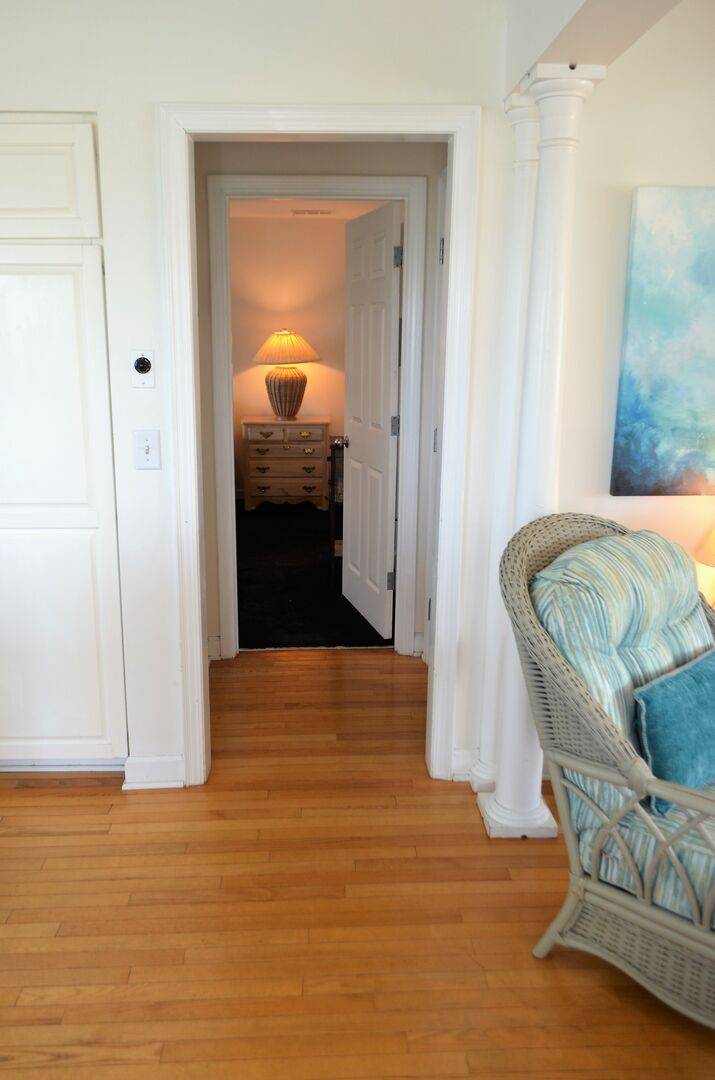 Cottage 2 - Entry to Bedroom 1 Cottage 2 - Entry to Bedroom 1