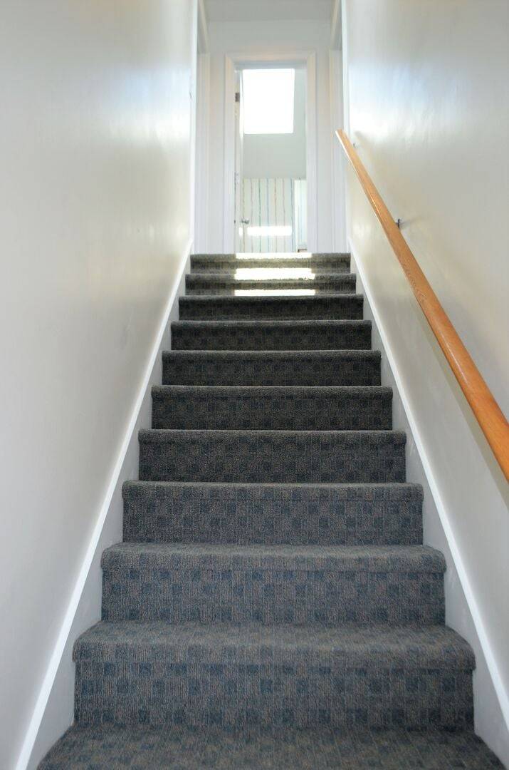 Cottage 2: Stairway to 2 Bedrooms, 1 Bath Cottage 2: Stairway to 2 Bedrooms, 1 Bath