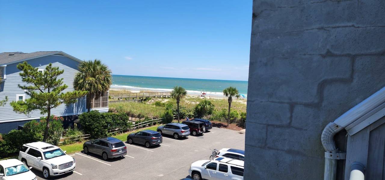 Beautiful views of the Atlantic from your private balcony! Beautiful views of the Atlantic from your private balcony!