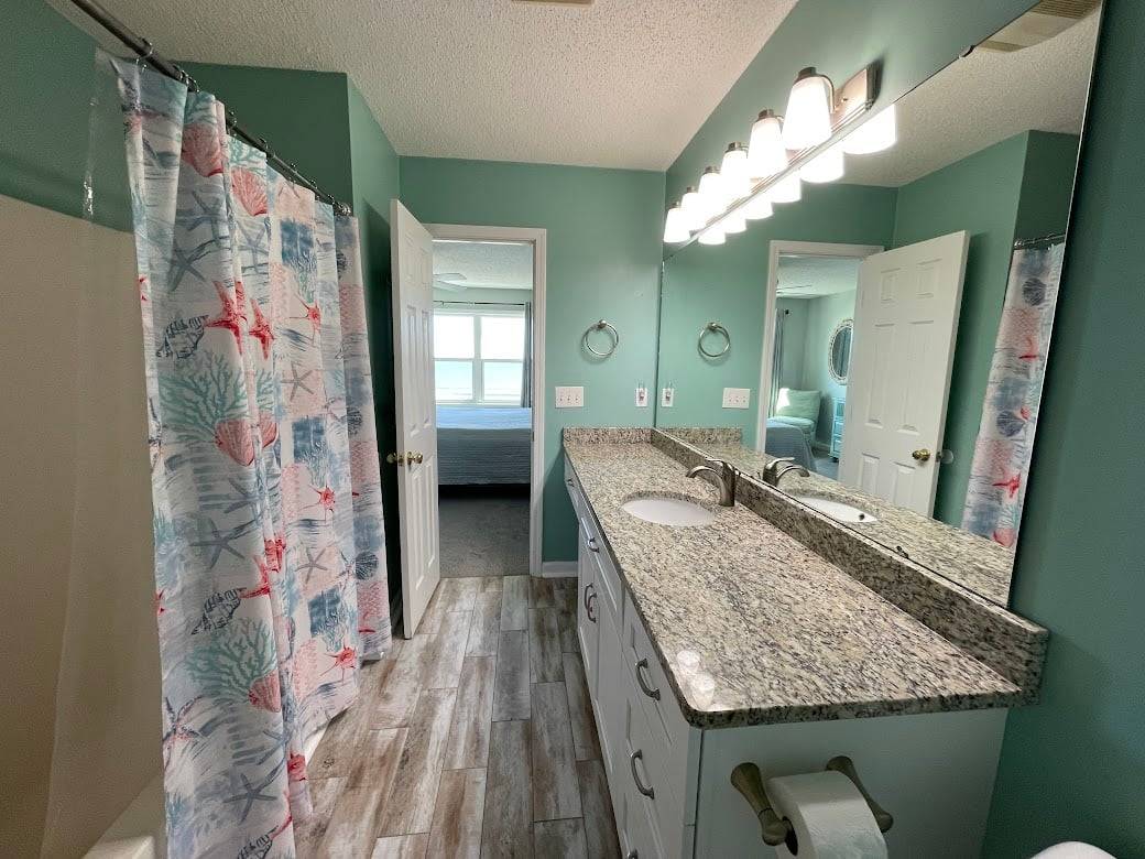 Bath 2 - between Bedroom 2 and Bedroom 3 Bath 2 - between Bedroom 2 and Bedroom 3