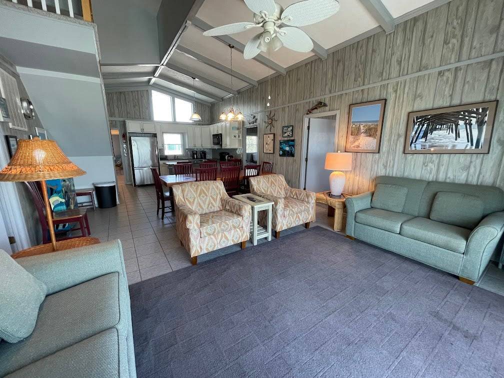 Comfortable area to gather Comfortable area to gather