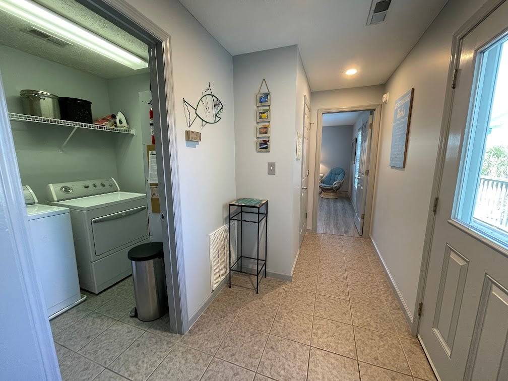 Entry foyer and laundry room Entry foyer and laundry room