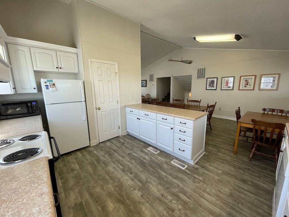 Room for more than 1 cook Room for more than 1 cook