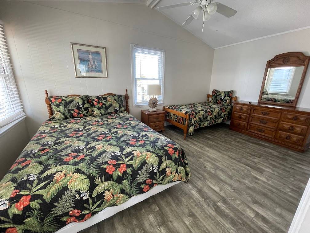 Bedroom 2 - Queen, Single Bedroom 2 - Queen, Single