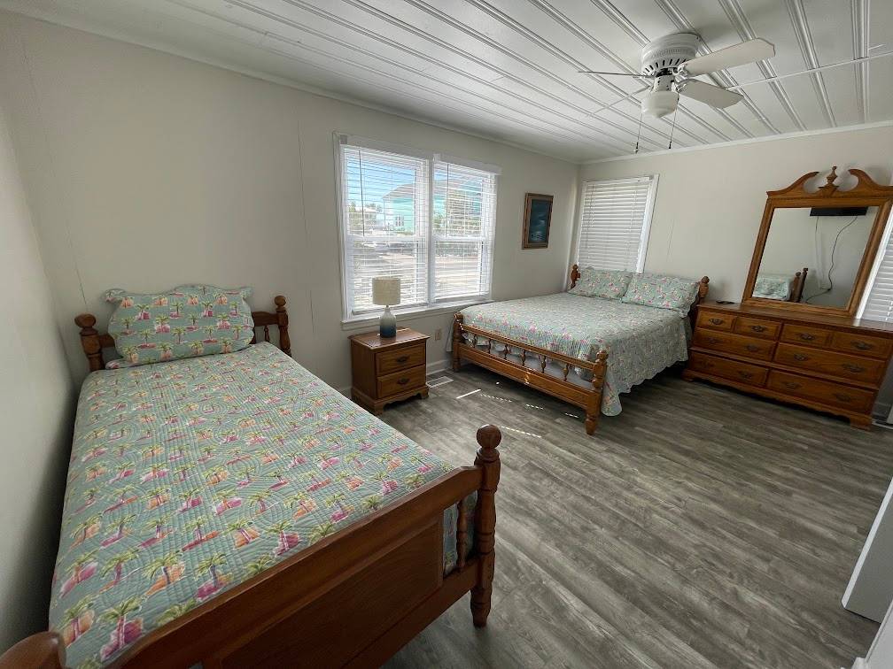 Bedroom 3 - Queen, Single Bedroom 3 - Queen, Single