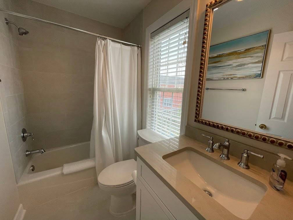 Bedroom 2 Private Bath with Tub/Shower Combo Bedroom 2 Private Bath with Tub/Shower Combo