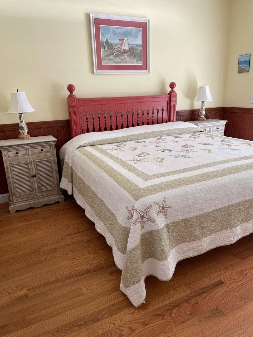 Bedroom 3 Middle - 1 King Bedroom 3 Middle - 1 King